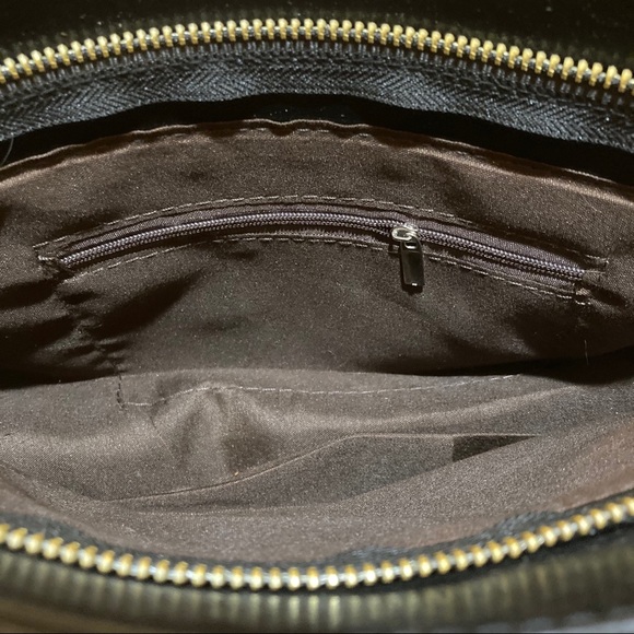 💥 CLEARANCE Foxy Black Silhouette Crossbody Bag - Picture 3 of 5